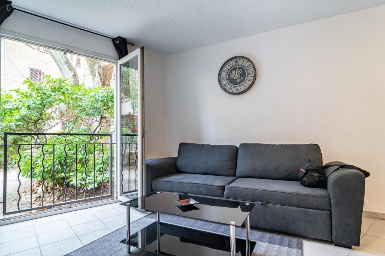 Le Laury Apartment Le Luc Ngoại thất bức ảnh