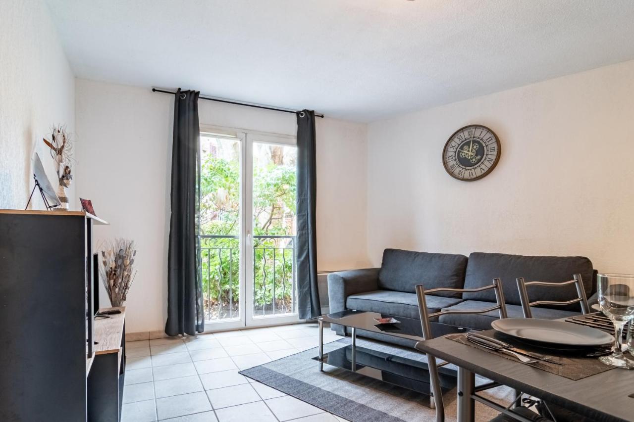Le Laury Apartment Le Luc Ngoại thất bức ảnh