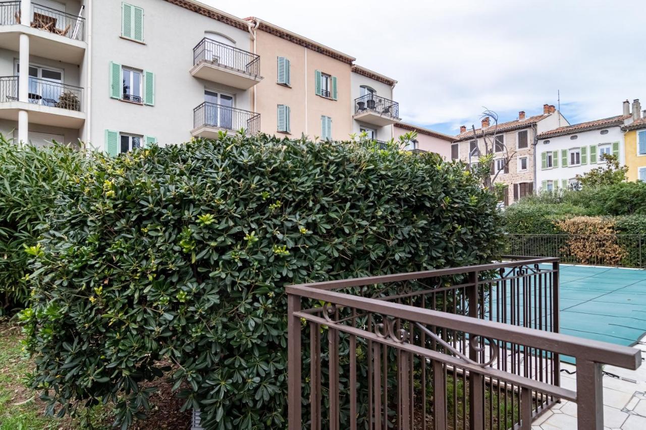 Le Laury Apartment Le Luc Ngoại thất bức ảnh